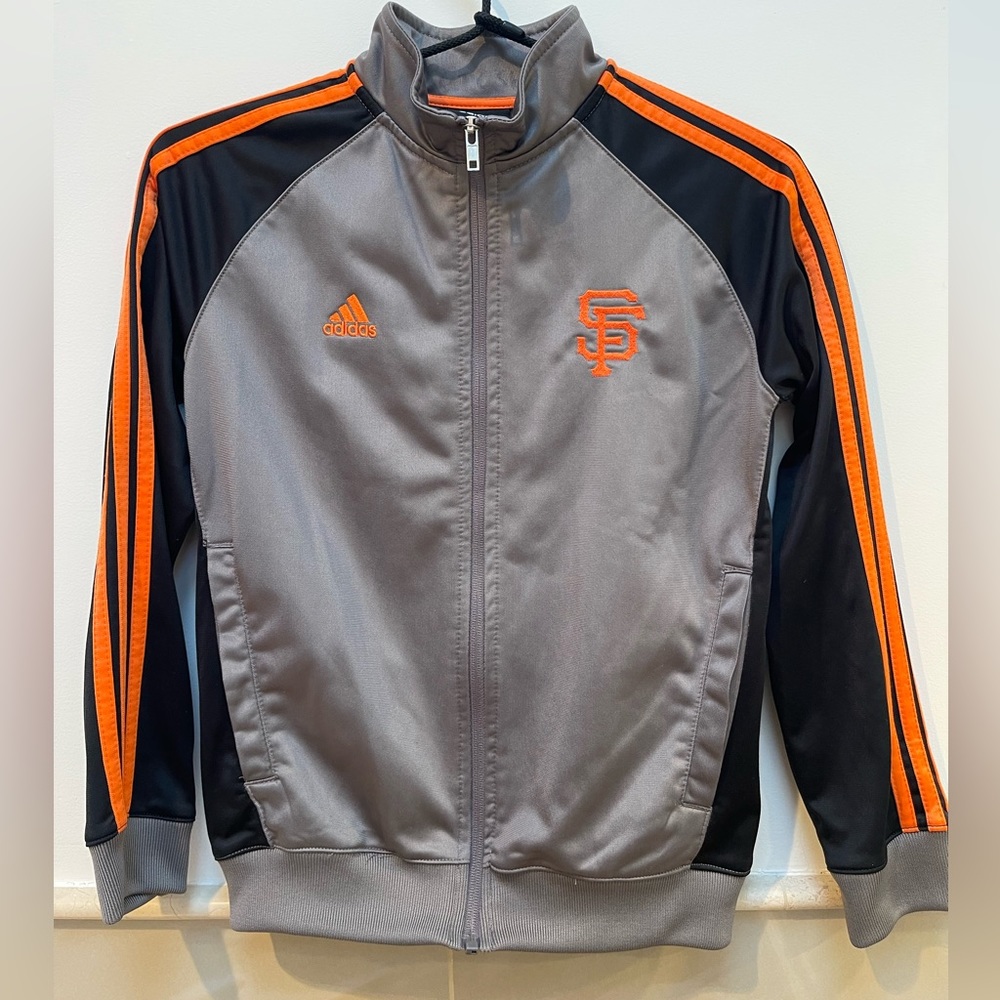 San Francisco Giants sports jacket. 100% polyester. Boys size 8 (small)
